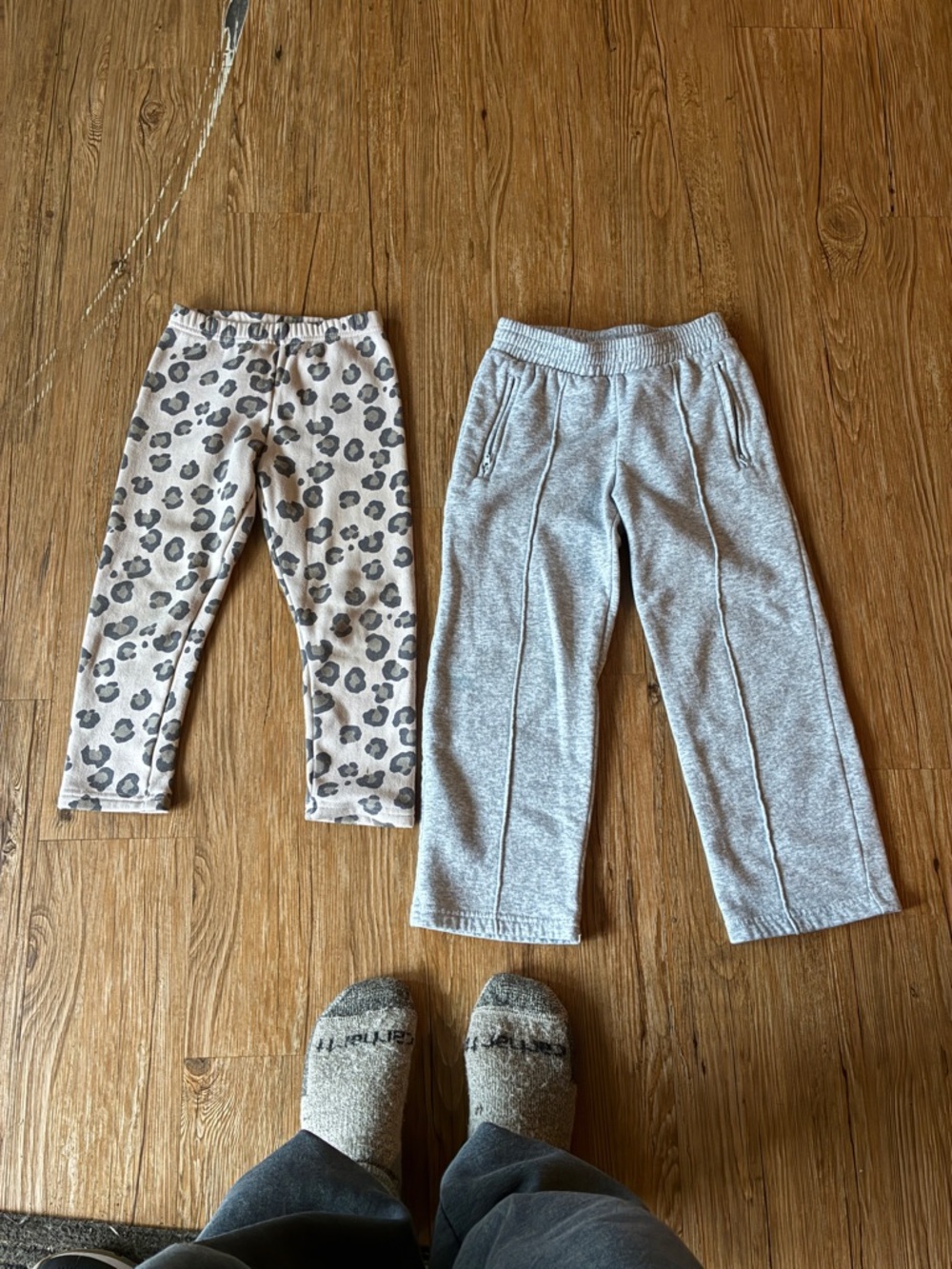 Sweatpants bundle, kids size S (6/6x)